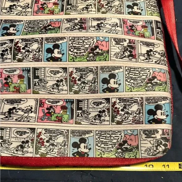 Harveys Disney Couture Collection Mickey Mouse Comic Strip Messenger Bag - Picture 9 of 10